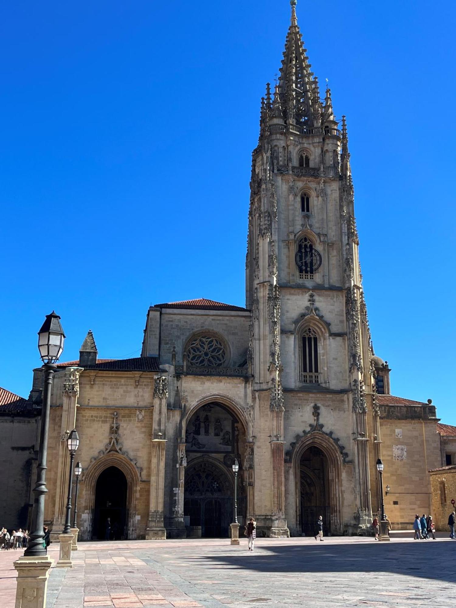 Apartamento Salsipuedes-La Catedral Oviedo Eksteriør bilde